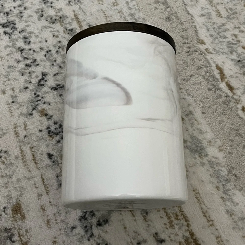 Like 🆕 Bed Bath and Beyond faux marble finish porcelain storage container